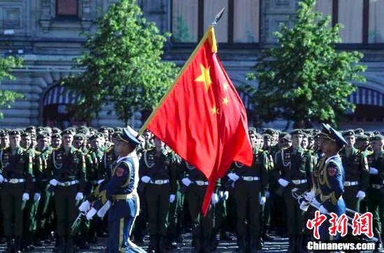 三军仪仗队亮相红场，荣耀与力量的展现，三军仪仗队红场荣耀亮相，力量与雄姿的展现