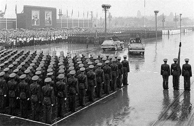 国庆大阅兵，历史沿革与未来的期待——以2024年阅兵为中心，国庆大阅兵，历史沿革与未来展望——聚焦2024年阅兵盛典