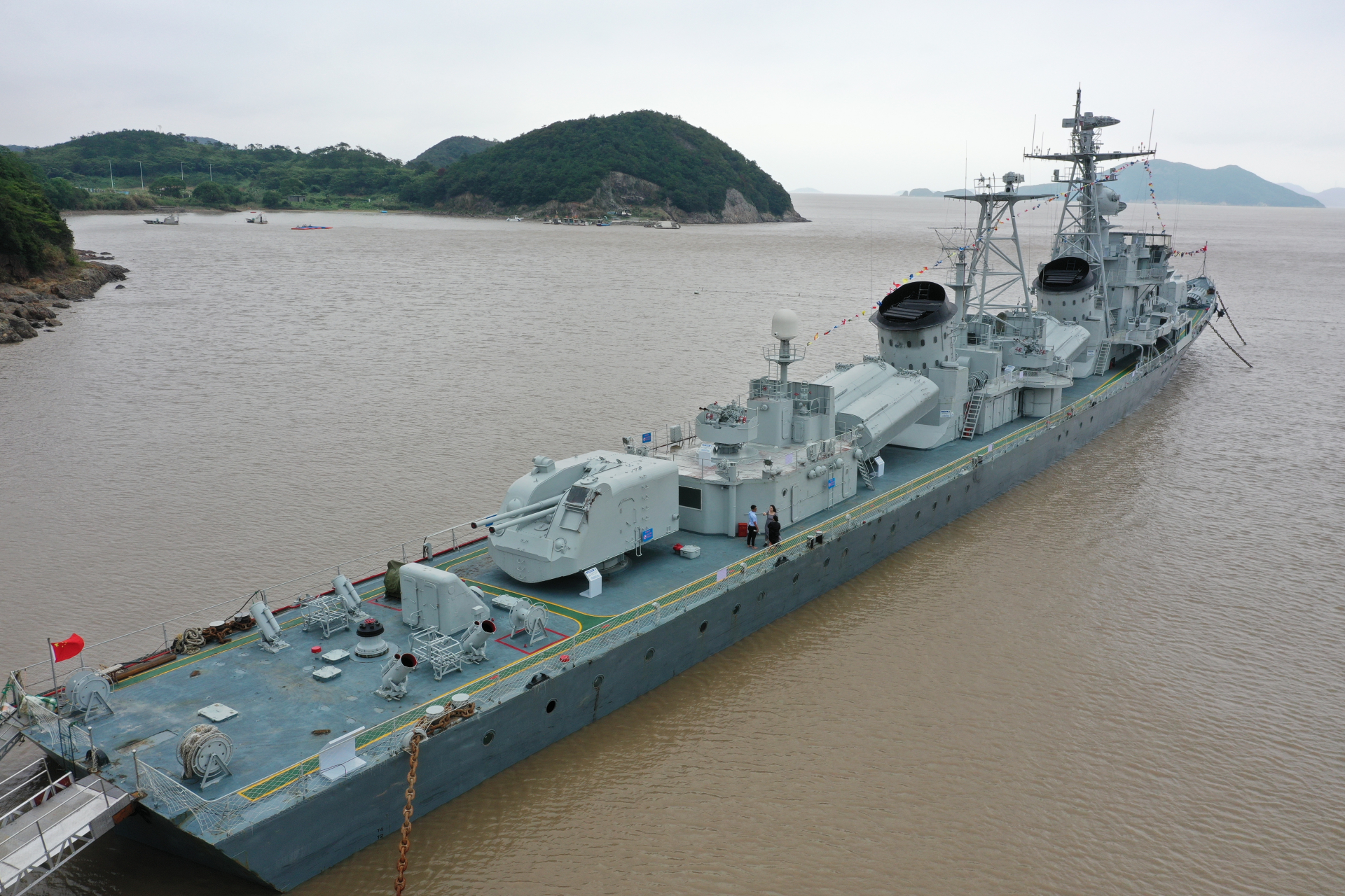 揭秘中国海军的骄傲,051型导弹驱逐舰舰号131,揭秘中国海军的骄傲,舰号131的051型导弹驱逐舰深度解析