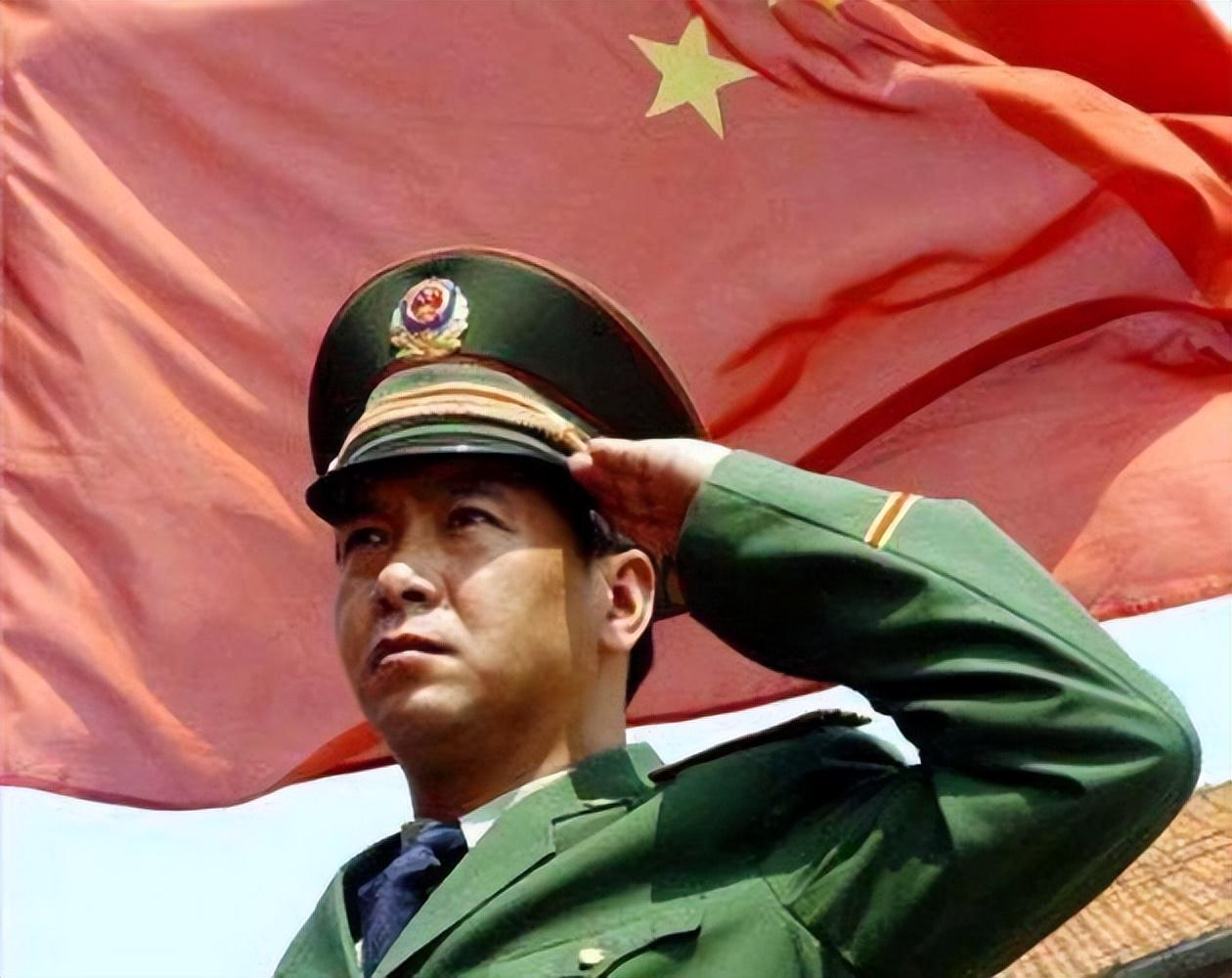 战斗英雄丁晓兵简介，战斗英雄丁晓兵，英勇事迹简介