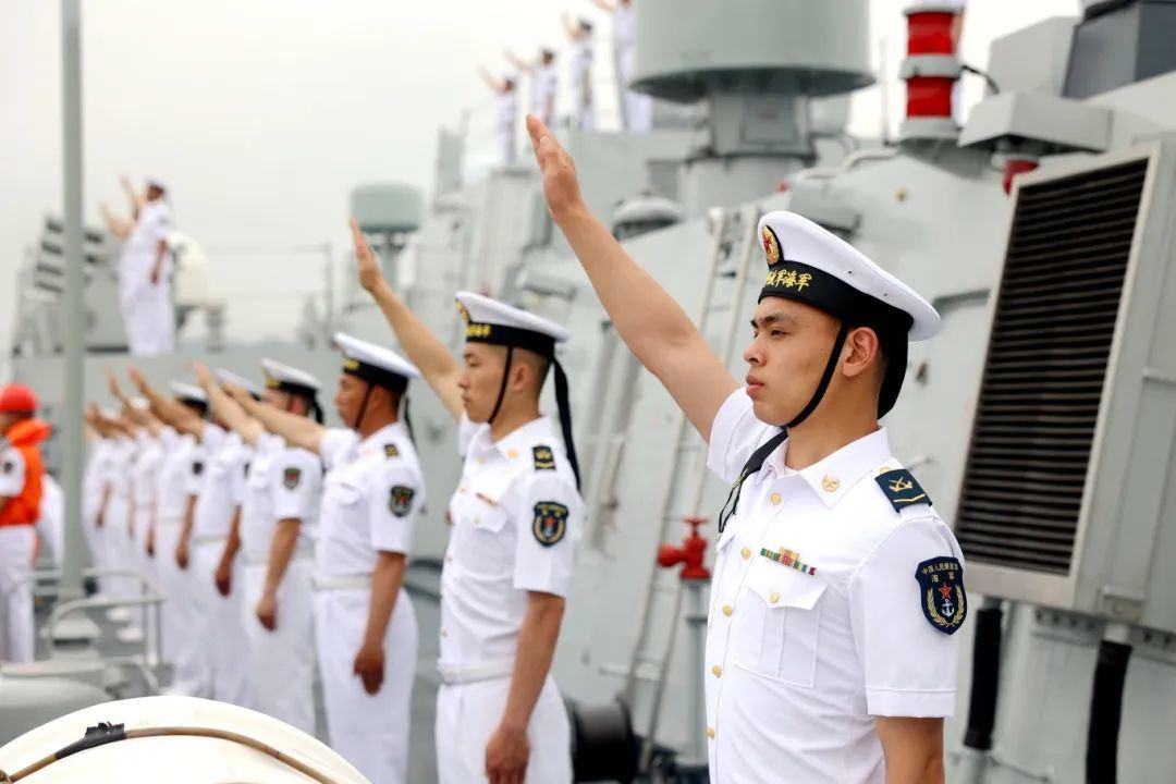 庆祝海军成立五十周年，回顾与前瞻，庆祝海军成立五十周年，回顾辉煌历程，前瞻未来征程