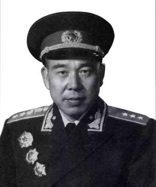 关于中国人民解放军陆军第XXX集团军第XXX师历任师长的研究文章，中国人民解放军陆军第XXX集团军第XXX师历任师长研究概览