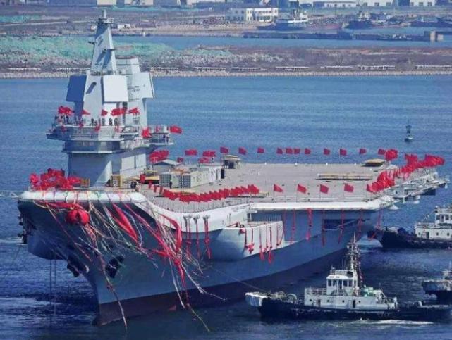 全球聚焦下的焦点，五艘航母冲向中国海域，五艘航母驶向中国海域引全球关注
