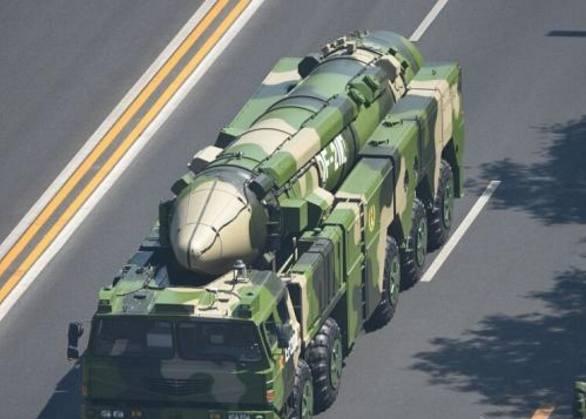 为什么美国航母怕东风-21D反舰导弹，美国航母与东风-21D反舰导弹，究竟谁怕谁？