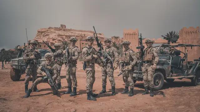 军事题材图片的魅力与影响,军事题材图片的魅力及其深远影响