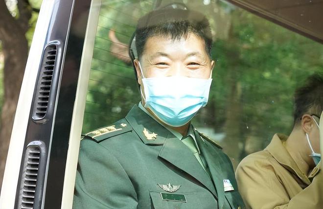 祁发宝一等功荣誉的背后，英勇、智慧与担当，祁发宝一等功背后的英勇、智慧与担当荣耀之路