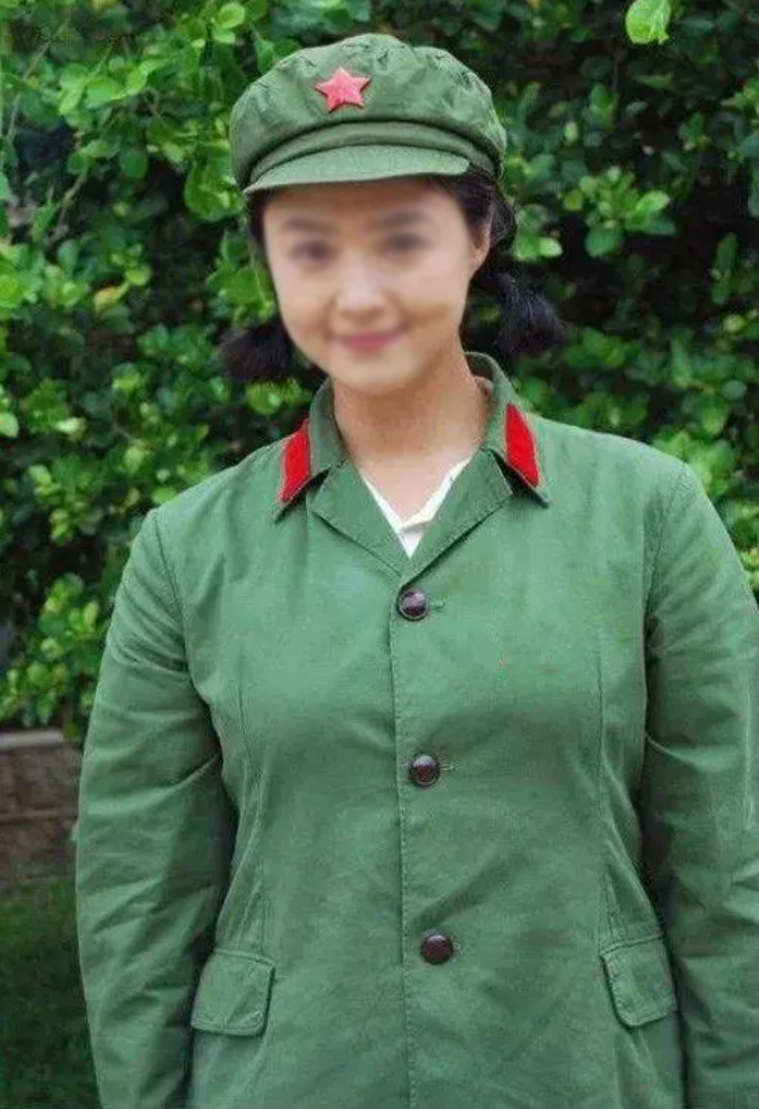 探索女性力量，65军装女兵的独特风采与图片展示，女性力量闪耀光芒，65军装女兵独特风采图片展示