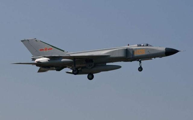 歼八介绍，中国空军的主力战机，歼八，中国空军主力战机的辉煌历程介绍