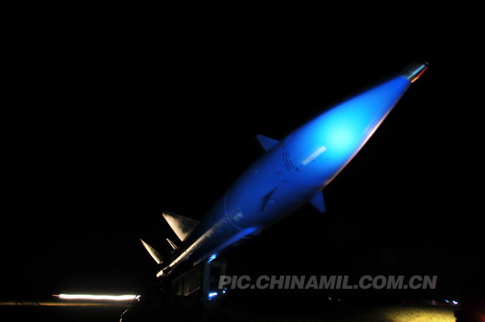 红旗-12防空导弹发射时的安全撤离距离，红旗-12防空导弹发射安全撤离距离解析