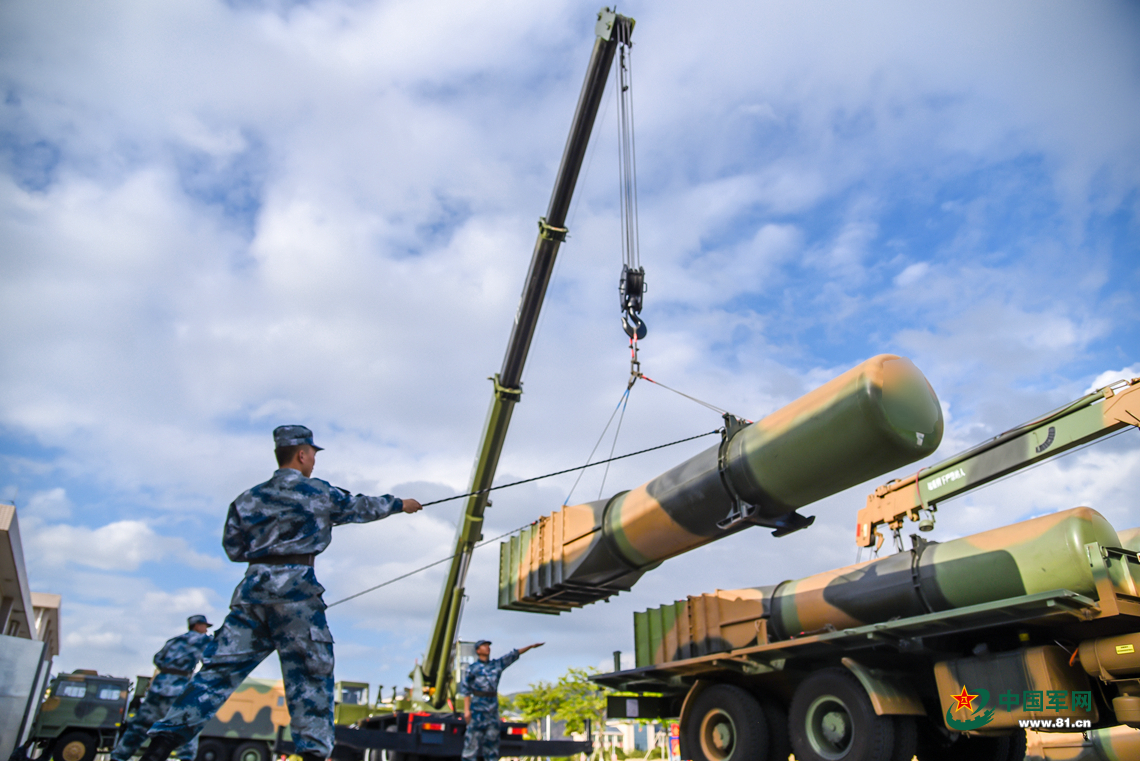 红旗-12防空导弹,国产防空力量的骄傲,红旗-12防空导弹,国产防空力量的荣耀之巅