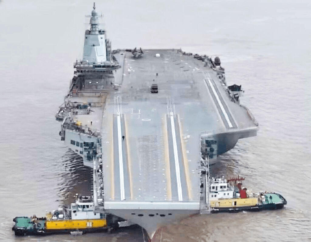 中国福建舰航母海试，迈向深蓝的重要一步，福建舰航母海试，迈向深蓝的关键步伐