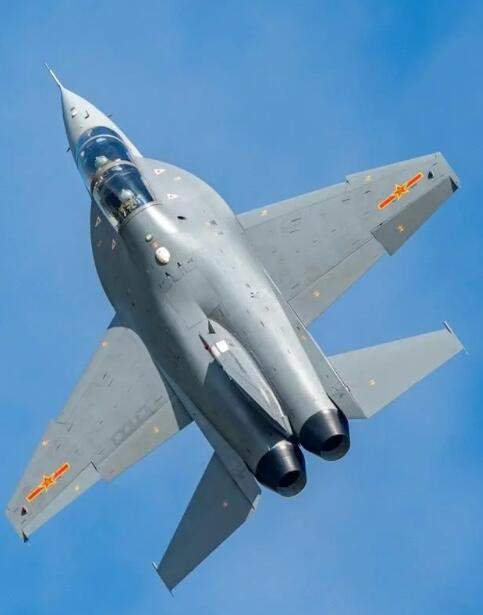 中国空军装备最多的飞机类型探究，中国空军装备数量最多的飞机类型探究