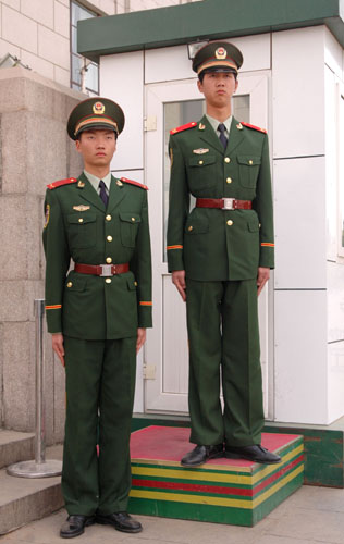 武警的制服，传统与现代的完美结合，武警制服，传统与现代的完美融合
