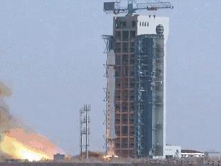 中国第一艘航空母舰的重量，揭示大国海军力量的崛起，中国首艘航空母舰重量揭秘，海军力量崛起的标志