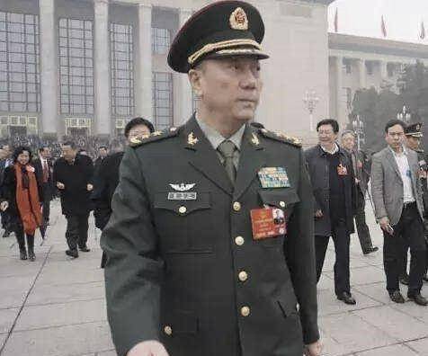 集团军军长和军长谁大的深度解析，集团军军长与军长职位对比的深度解析