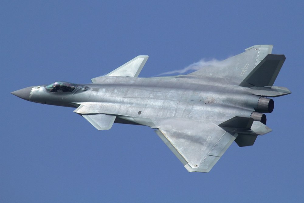 歼20与F-22，究竟谁更厉害？——一场空中霸主的对决视频解析，歼20与F-22空中霸主对决解析，谁更胜一筹？视频揭秘。