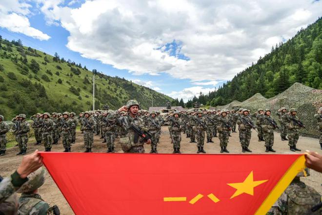 第十四集团军军旗，荣耀与传承的象征，第十四集团军军旗，荣耀传承的象征