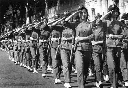 中国女兵在越南回忆录，中国女兵的越南回忆录，铁骨柔情，战火中的巾帼英雄