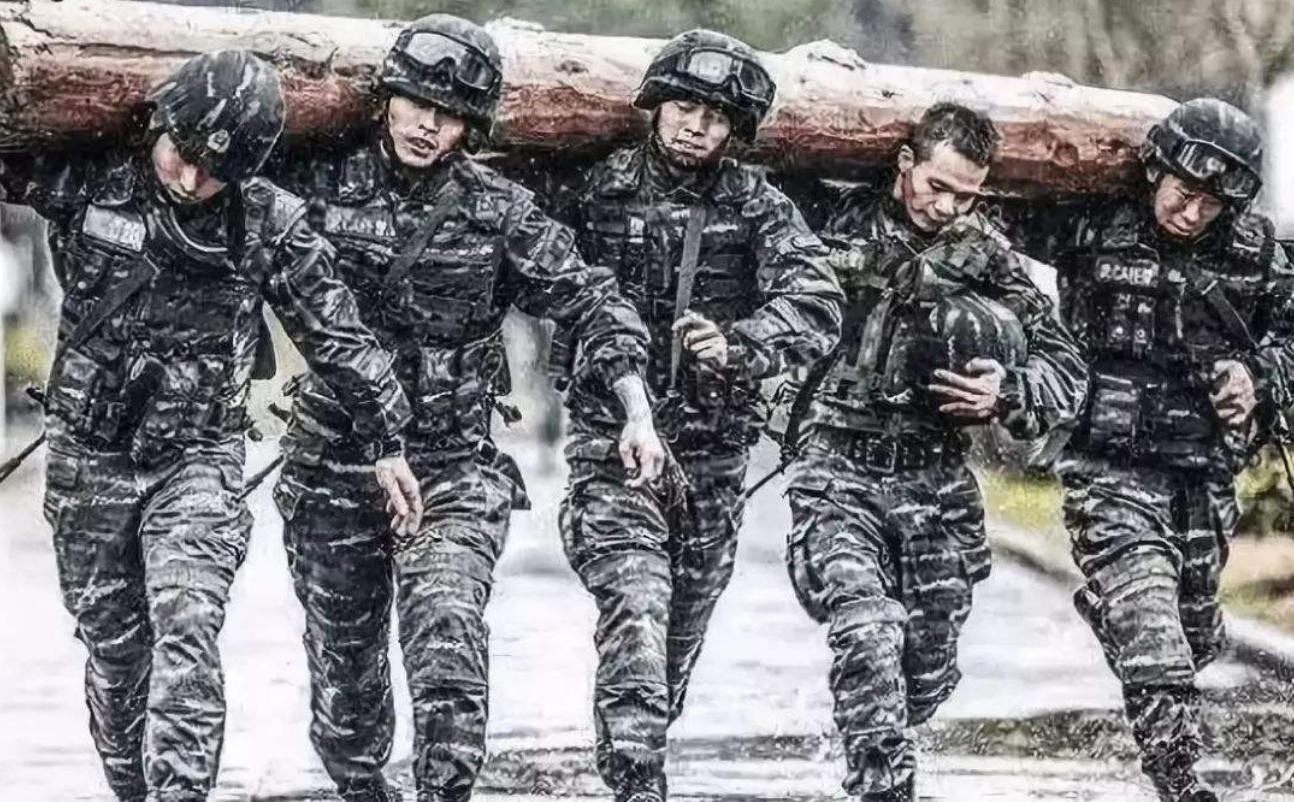 美国士兵的装备，尖端科技与战斗力的完美结合，美国士兵装备，尖端科技与战斗力的融合之道