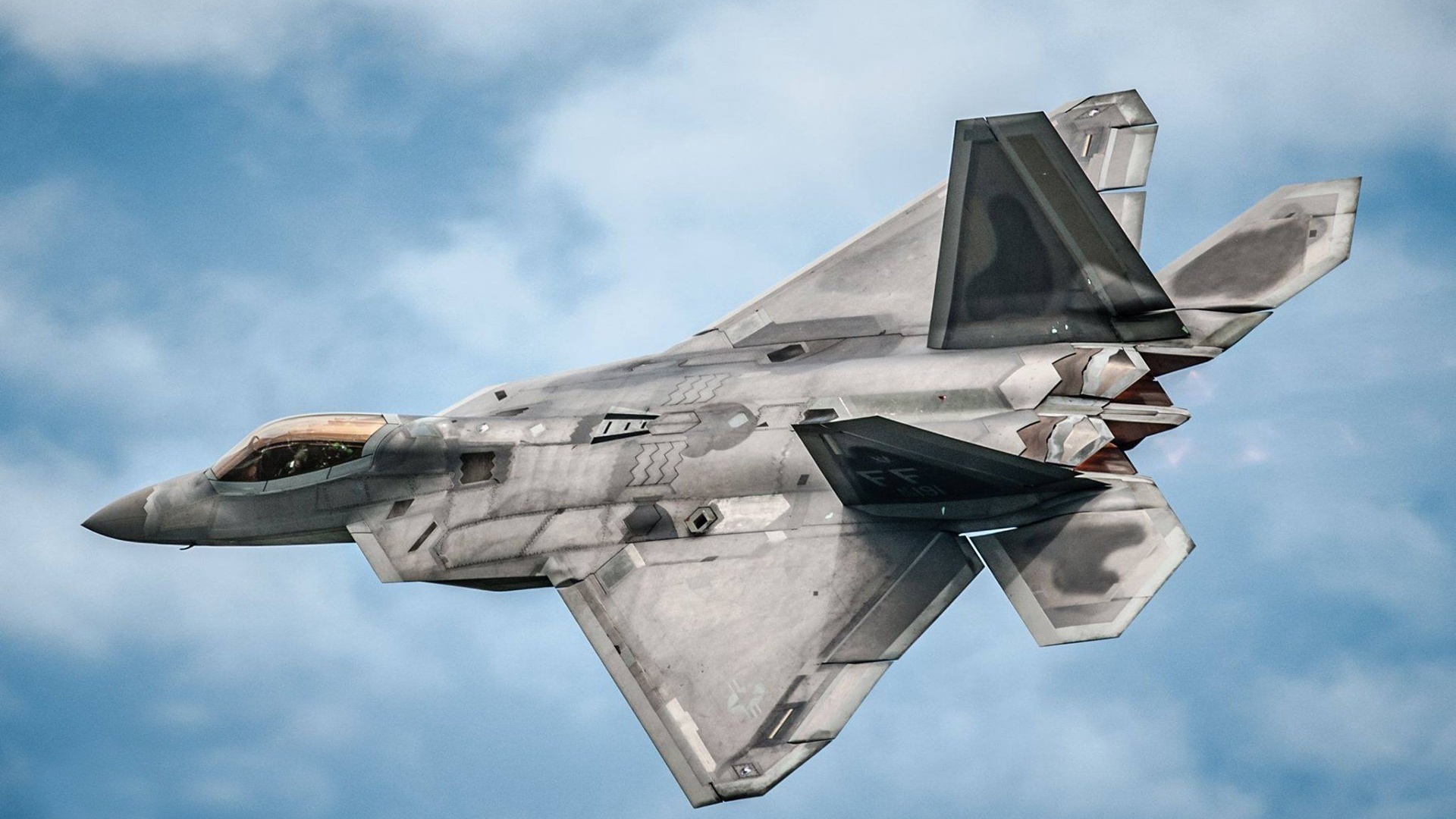 探索神秘的蓝天猛兽，F-22战斗机图片解析，揭秘蓝天猛兽，F-22战斗机图片深度解析