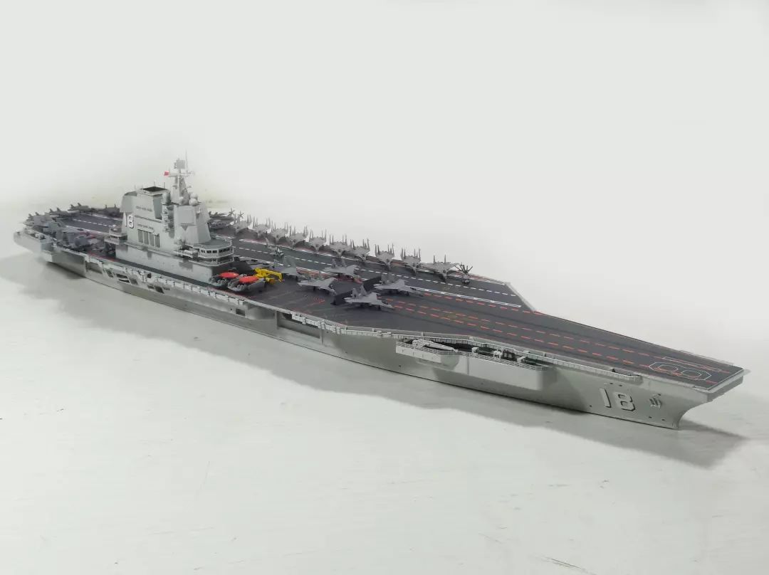 上等青岛航母模型，探索海洋强国战略中的壮丽巨舰，探索海洋强国战略，壮丽巨舰青岛航母模型展示