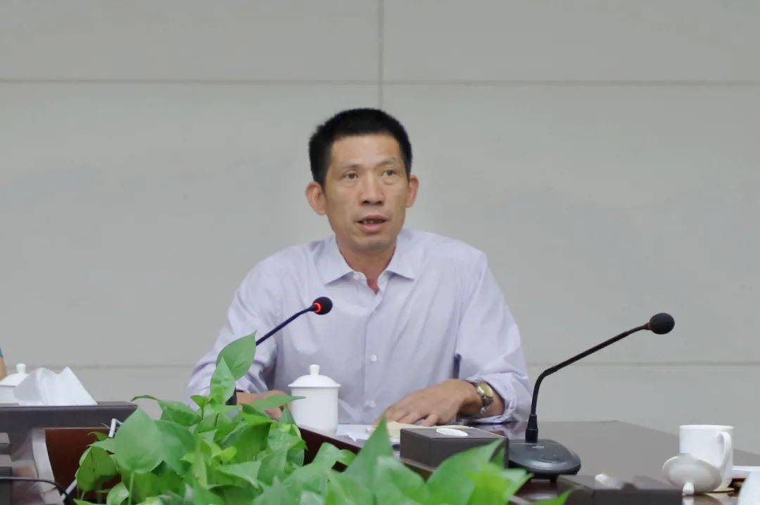 郑祖强，一个引领时代的杰出人物，郑祖强，时代引领者的杰出风采