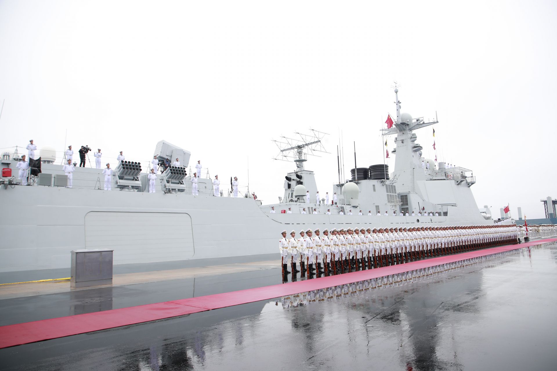 海军70周年阅舰式详细介绍，海军70周年阅舰式盛大阅兵，盛况空前，彰显海军力量
