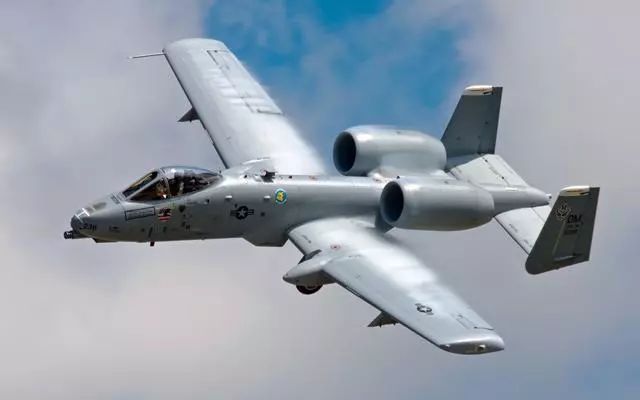 A-10攻击机引擎，力量与技术的完美结合，A-10攻击机引擎，力量与技术的巅峰融合