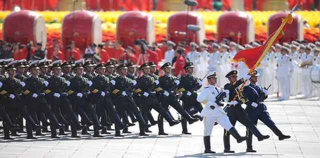 中国式阅兵的外国评价,展现国家力量与文化自信,外国眼中的中国式阅兵,展现国家力量与文化自信的魅力展示