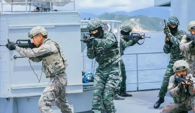 蛟龙突击队反恐演练，锻造新时代反恐精英，蛟龙突击队反恐演练，锻造新时代反恐精英力量