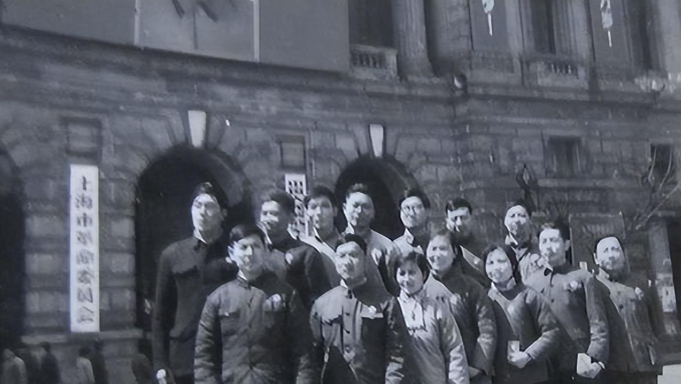 中央任免人员名单及其深远影响，中央人员任免名单及其影响深远的重要性
