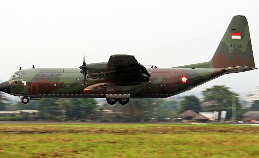 C130运输机起火事件深度解析，C130运输机起火事件深度剖析