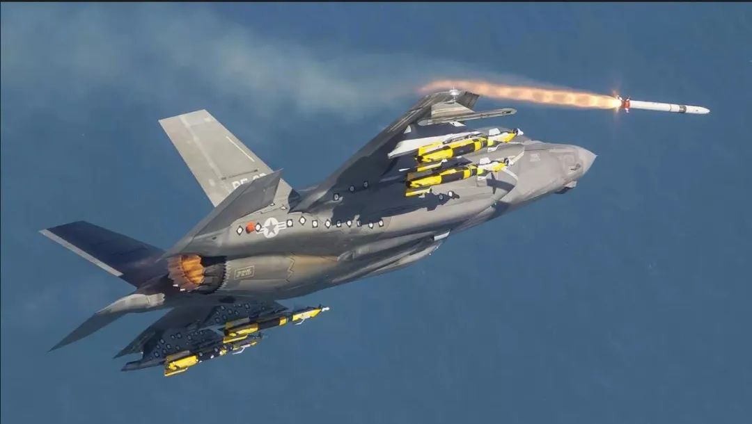 美国F-35在俄罗斯上空遭遇挫败，深入解析一次假想的高技术冲突，美国F-35在俄罗斯上空遭遇挫败，一次假想高技术冲突的深度解析