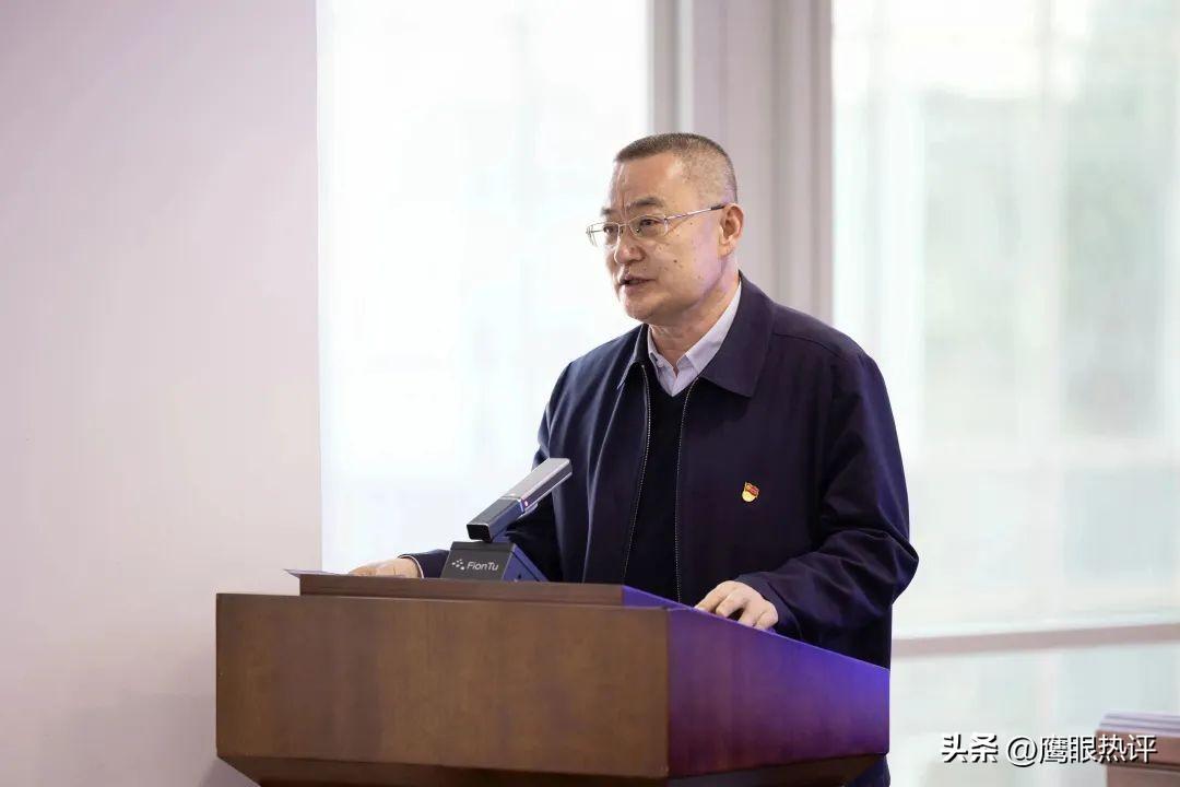 严振刚，一位引领时代的杰出人物，严振刚，时代引领者的杰出风采
