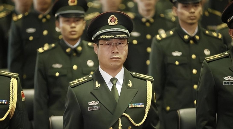 军营里的级别排序，权力与责任的层级体系，军营级别体系，权力与责任的层级排序