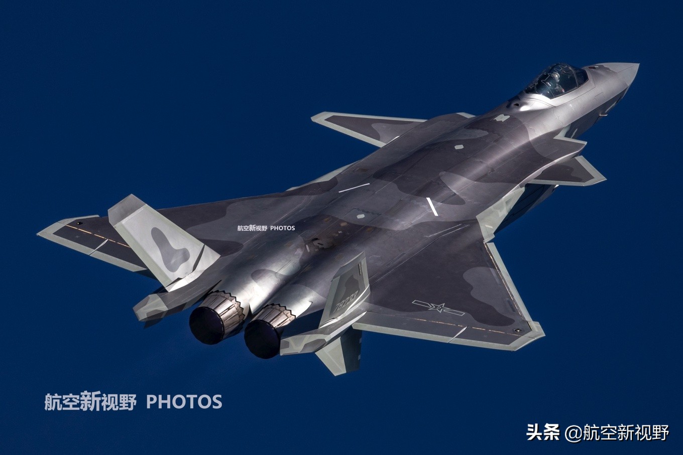 歼-20隐形战机介绍，歼-20隐形战机揭秘，中国顶尖战斗力的代表