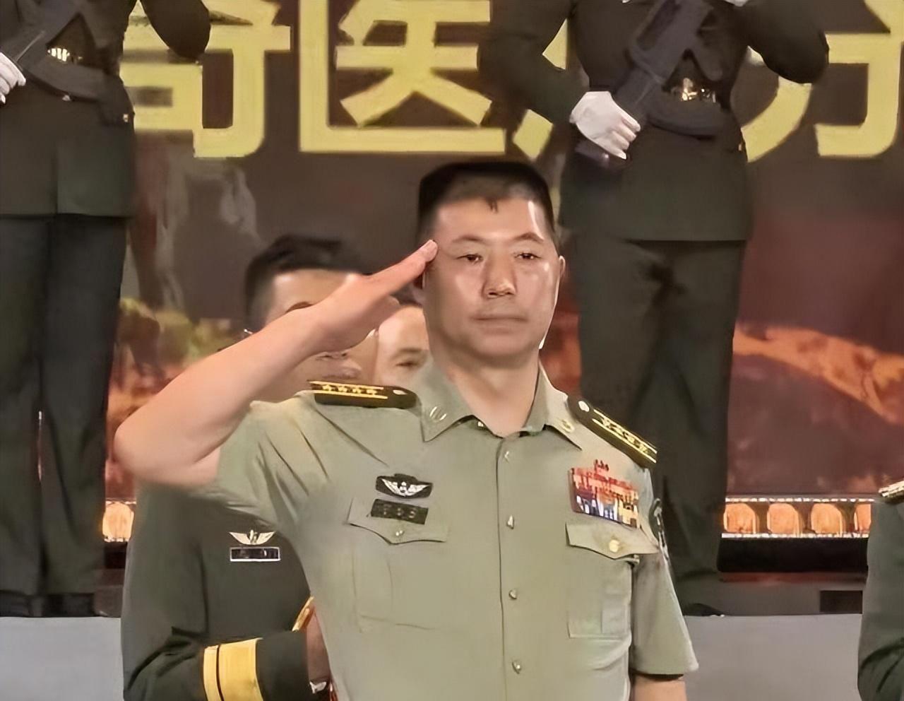 祁发宝勋表六排解读，揭示荣誉背后的故事，祁发宝六排勋表背后的荣誉与故事揭秘