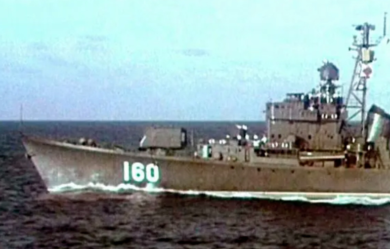 揭秘中国海军的骄傲——051大连号驱逐舰,揭秘中国海军的骄傲,051大连号驱逐舰传奇之旅