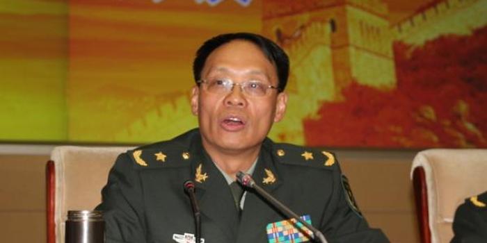 陆军副参谋长的角色与职责，军事战略、指挥与管理的核心力量，陆军副参谋长在军事战略、指挥与管理中的核心角色与职责解读