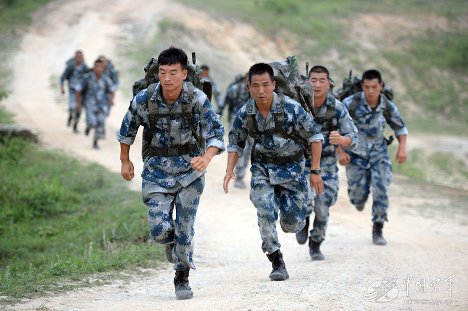 空降兵，无畏的勇者，强大的战斗力，无畏勇者，空降兵展现强大战斗力