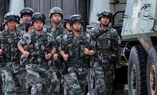 解放军与普通兵的区别，职责、角色与使命的不同解读，解放军与普通兵职责角色使命解读，差异与共同使命的探讨