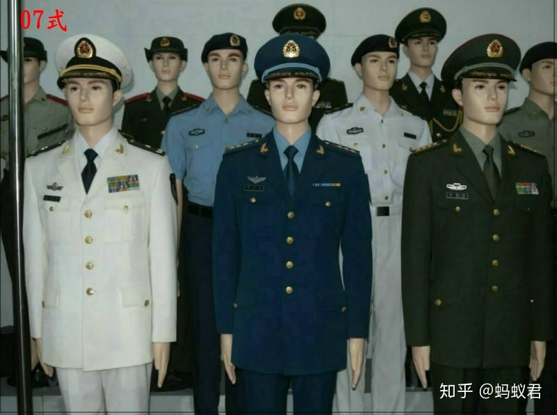 探索中国军事历史中的一部分，84式军服图片，中国军事历史探索，揭秘84式军服图片