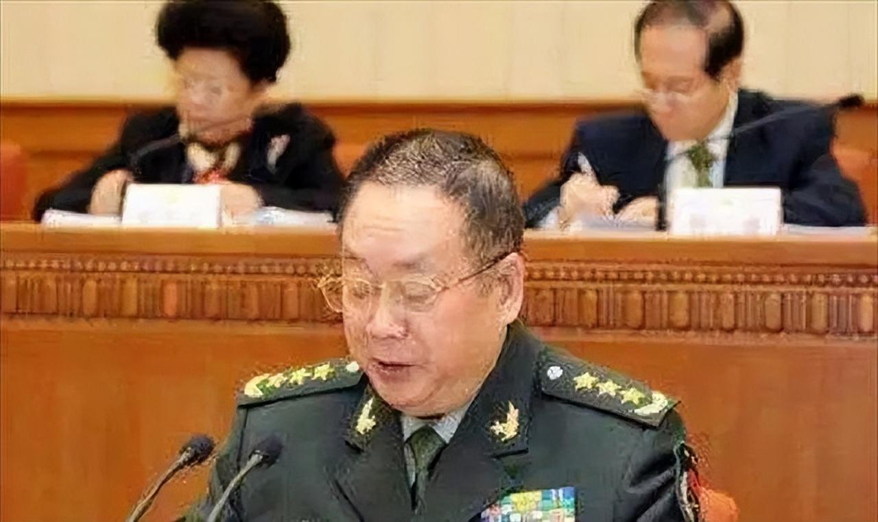 总后勤部最年轻副部长——新时代青年领袖的风采，新时代青年领袖风采，总后勤部最年轻副部长展露头角