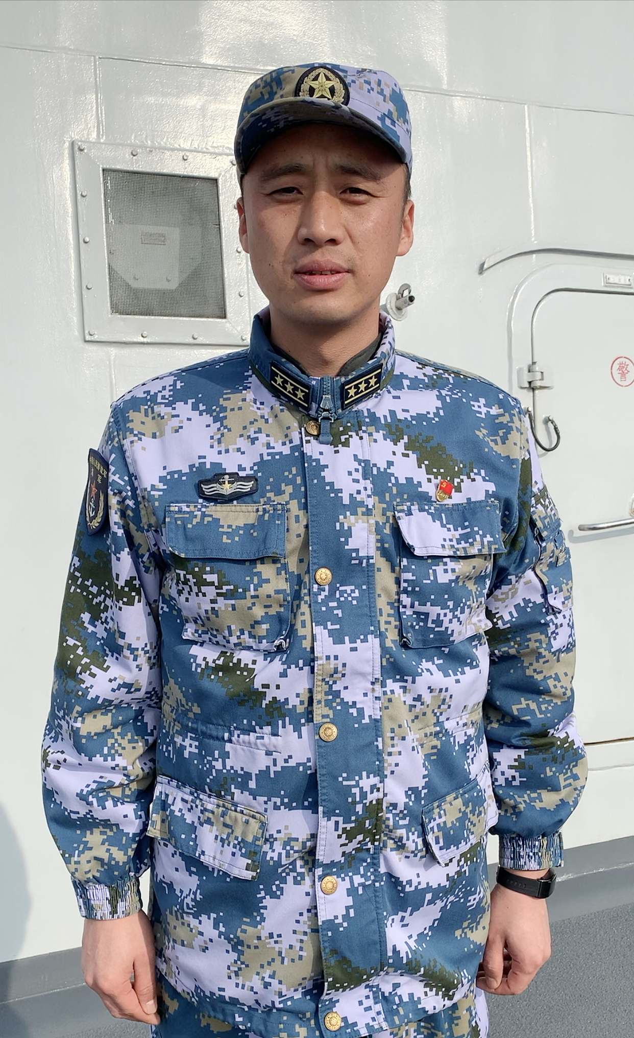 微山湖舰舰长，领航新时代的海军英雄，微山湖舰舰长领航新时代，海军英雄崭露头角