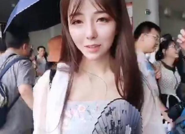 军事直播间女主播，声音与力量的交汇，军事直播间女主播，声音与力量的融合展现