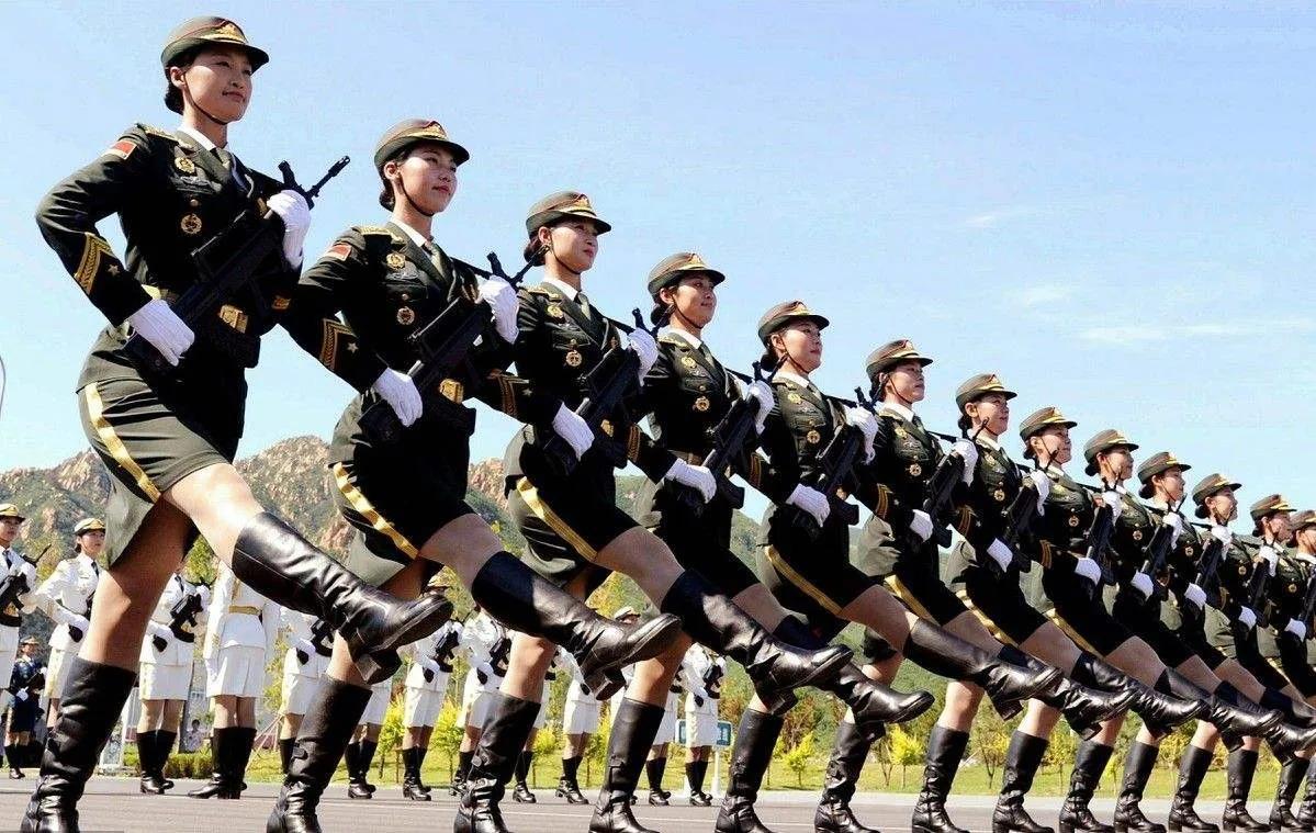 阅兵方阵高清图片，展现荣耀与力量，阅兵方阵荣耀瞬间，高清图片展现力量与荣耀