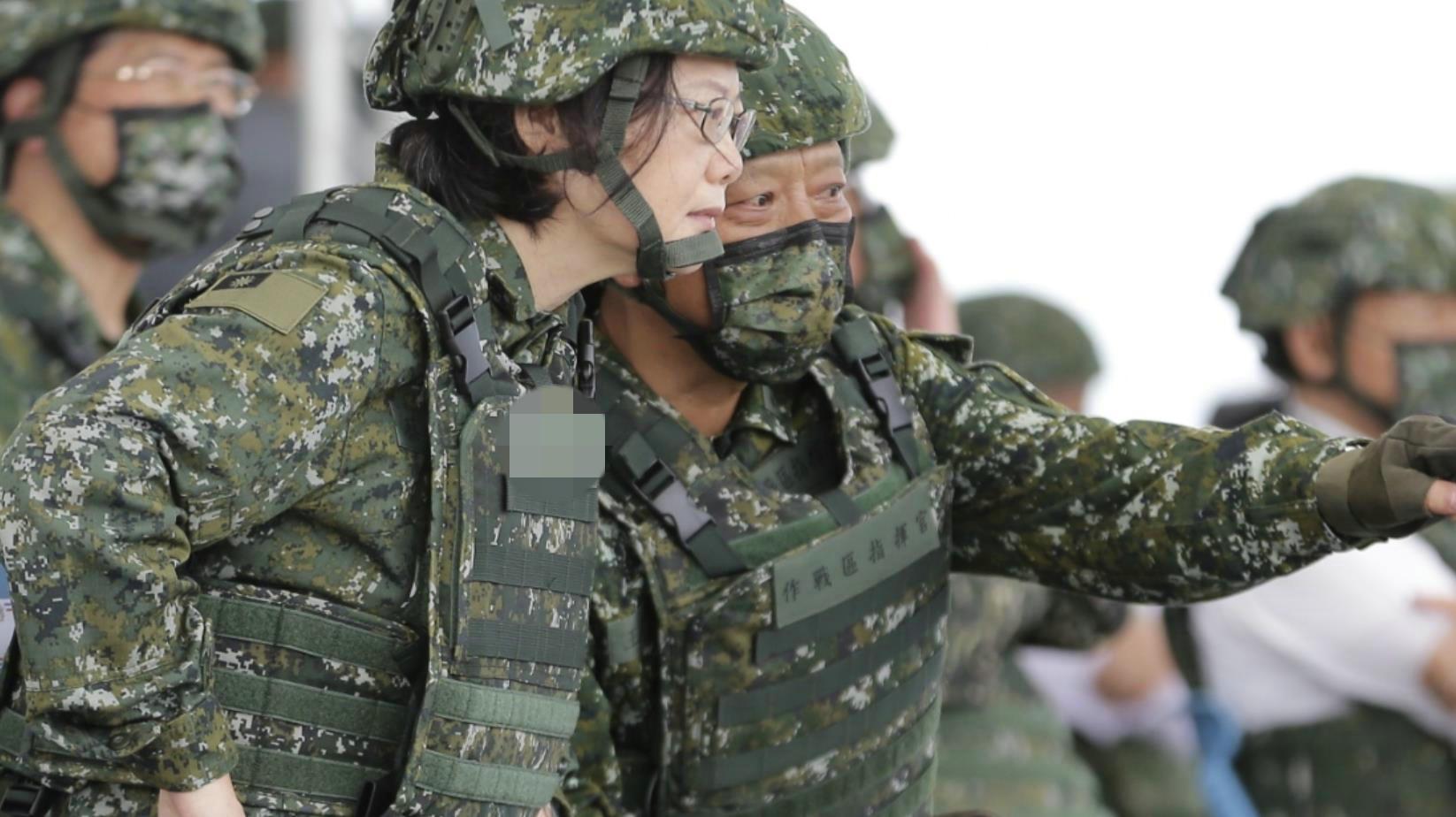 美驱逐舰频繁闯入台海与西沙，挑战地区安全的危险行为，美驱逐舰频繁挑衅台海与西沙安全，危险行为引发地区紧张局势