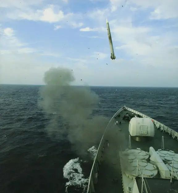 中国海军的骄傲，051C型驱逐舰与056A型护卫舰的完美结合，中国海军的骄傲，051C型驱逐舰与056A型护卫舰的强强联合