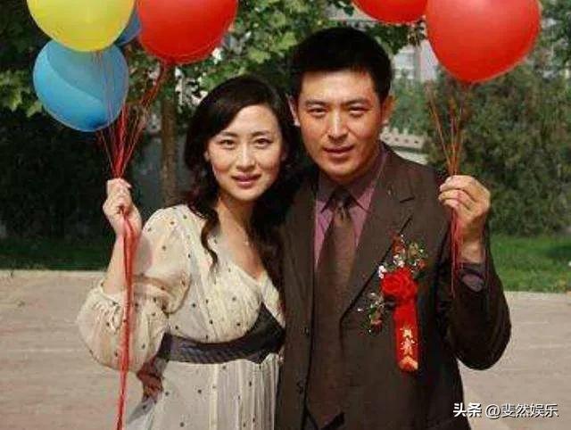 军事新闻主持人的女性风采，军事新闻主持人女性风采闪耀荧屏