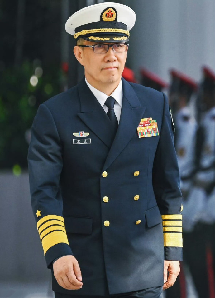 中国上将军服，荣耀与责任的象征，中国上将军服，荣耀与责任的标志